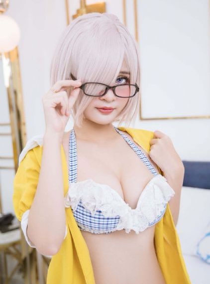 善良的女秘书的目的观看