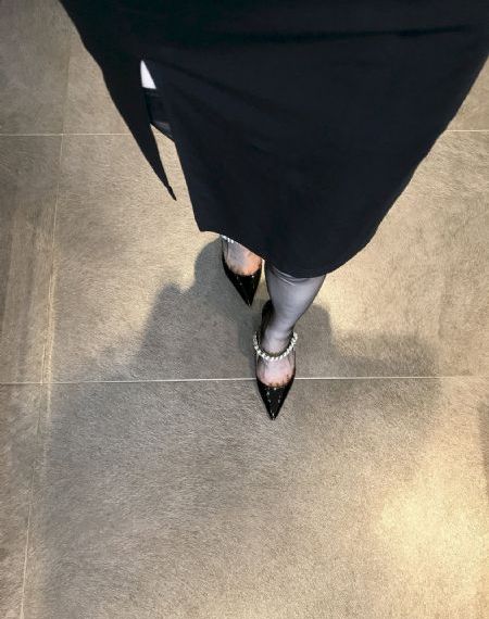 老师扒开双腿让我爽了一夜视频