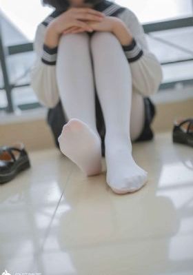 请别相信她免费观看高清章若楠