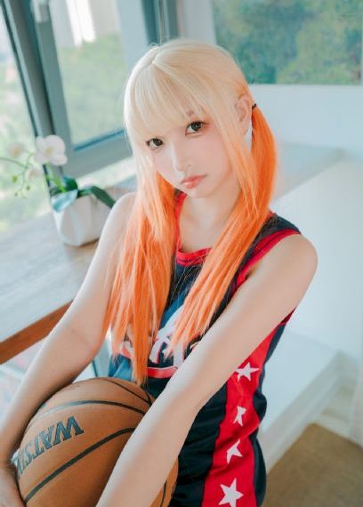 年轻的女教师在线