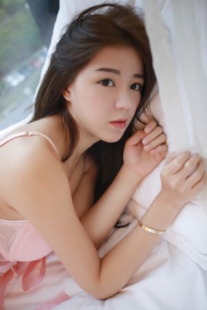 他揉捏她两乳不停呻吟a视频