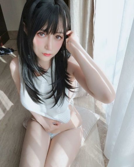 迷人的保姆高清