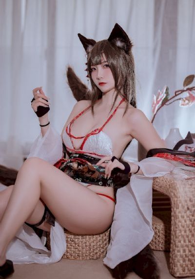 扒开黑女人的p大荫蒂